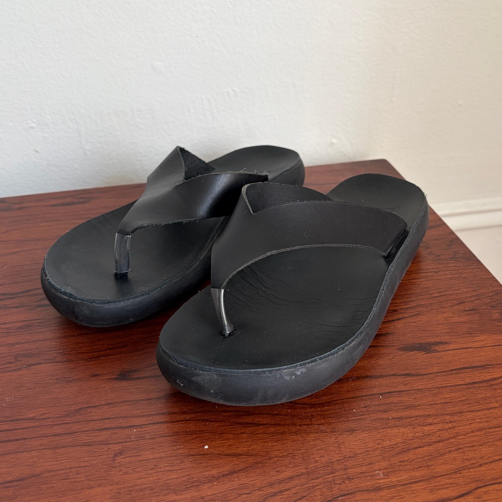 Charys Comfort Black Leather Flip Flop